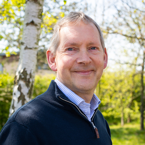 Steve Hustler headshot