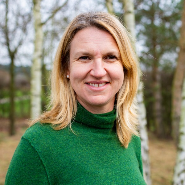 Cathryn Petchey headshot